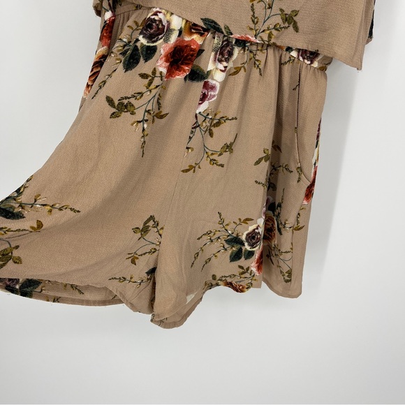 Umgee Taupe Floral Short Romper Sleeveless  Lined Shorts Open Back Size Small - Picture 6 of 6